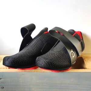Peloton Black and Red Rebust Design Cycling Shoes Size W 9.5 M 8
